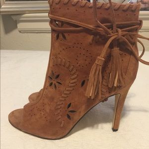 NW Ivanka Trump suede heels size 7.5M